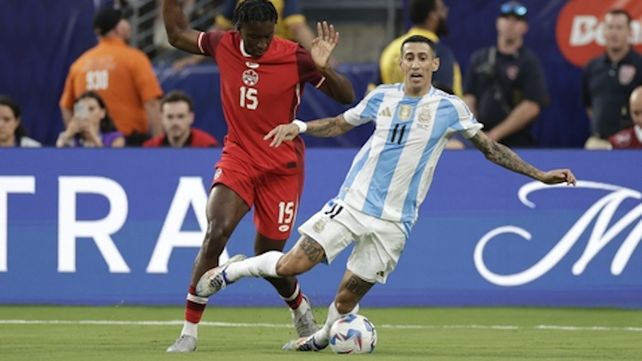 Fideo figura. Di María fue de lo mejor en la Argentina que ya es finalista.