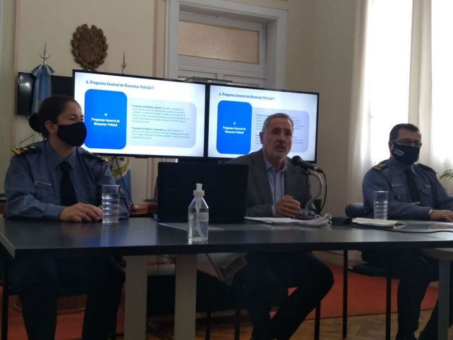 La policía recibirá el mismo aumento que los estatales y 7 mil pesos para el personal de calle