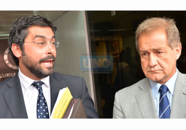 El fiscal Malvasio y el defensor Gemelli hablaron con la prensa en la clínica donde está internado Toloza.  Foto: UNO/Juan Manuel Hernández