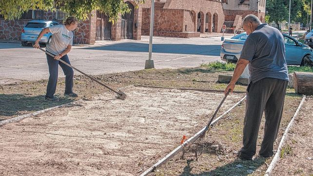 Adultos Mayores: El esparcimiento mediante el tejo