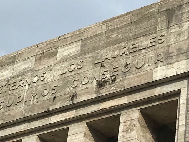 Monumento a la Bandera: hace 7 años se anuncian obras, pero nunca se concretan