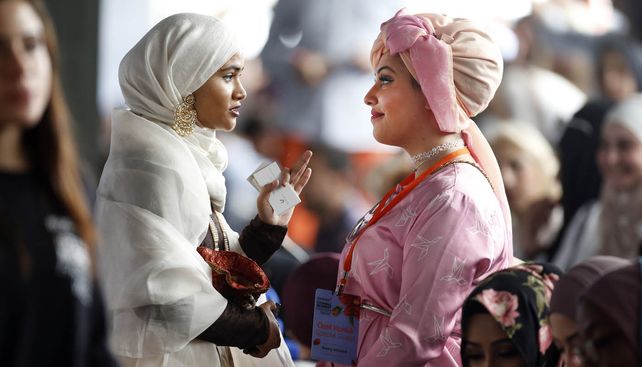 Turquía se debate entre la tradición y la vanguardia en la Semana de la Moda