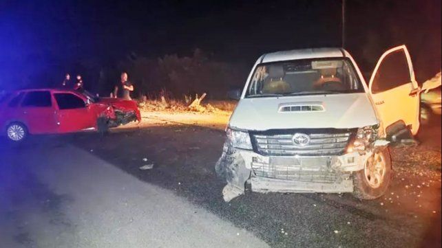 En el siniestro vial se vieron involucrados una camioneta y dos autos. Ocurrió en la madrugada del domingo