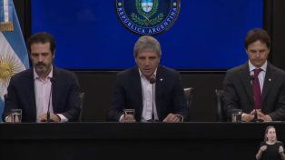 Luis Caputo anunció medidas para impulsar el crédito hipotecario con fondos de la Anses