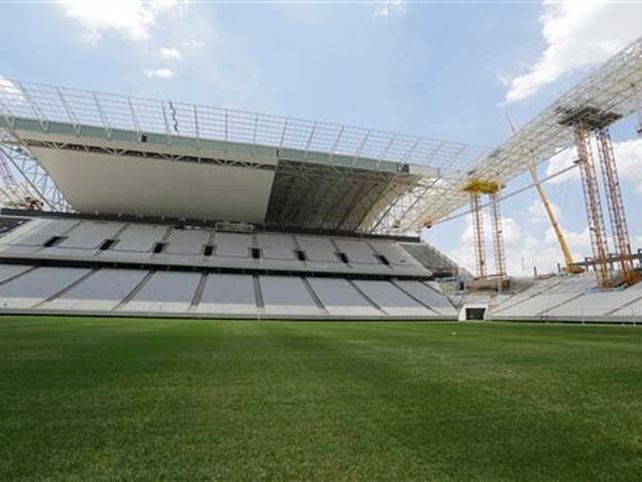 Valcke visitó el estadio de la inauguración del Mundial