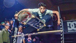 Luca Ledebur ganó entre los hombres, saltando 95 centímetros. ¡Casi un metro! para llevarse 50.000 pesos.