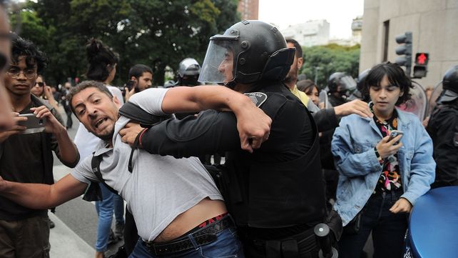 Incidentes durante una manifestación en el Incaa