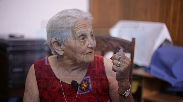 Paula, la abuela de 95 años que cura de palabra a los jugadores de Patronato