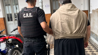 Amenazó de muerte a su hijo y su pareja en calle Francia al 1900 y le secuestraron tres armas