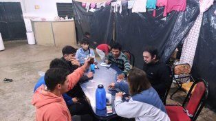 Sin la posibilidad del regreso a las viviendas, autoridades destacan que el río Uruguay podría llegar a los 13,70 metros en Concordia. Hay 1.500 evacuados.
