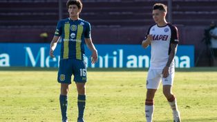 Mateo Tanlongo, en sus únicos minutos en primera ante Lanús, en la pasada Copa Maradona. El Kily confía mucho en el reemplazante de Sangiovani.