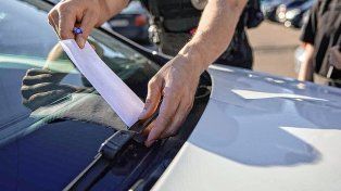 Vacaciones caras: multas de hasta 10.000 dólares sorprenden a argentinos en Uruguay