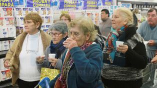 Derecho. Recién en 2016 se inauguró la primera caja con prioridad para adultos mayores.&nbsp;