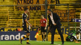 Jonás Aguirre es duda para la final con Boca