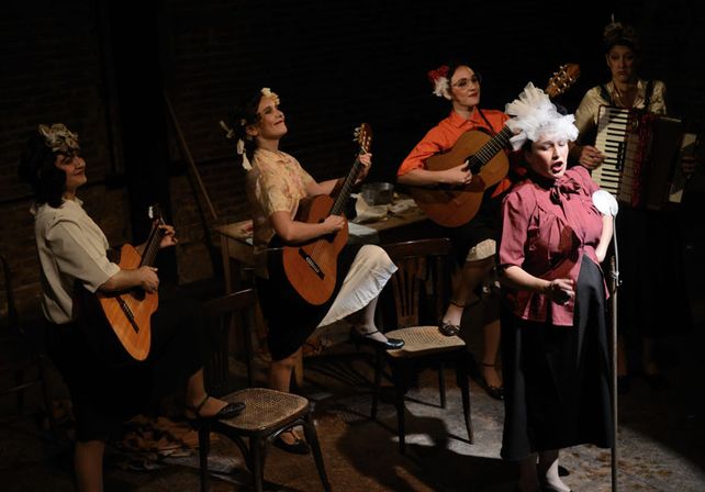 Tangueras. La obra homenajea a las mujeres que no llegaron a triunfar en el ambiente del tango.