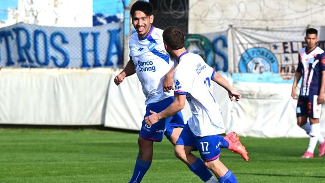 El delantero puso el broche final. Lucas Molina anotó el tercer gol de Argentino en el triunfo ante Victoriano Arenas.