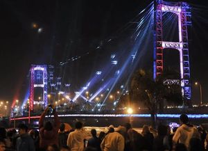 Santa Fe celebra el Día del Niño con actividades para toda la familia y estrena la nueva iluminación del Puente Colgante