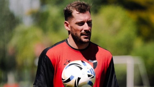 Colón, en vilo por Budiño: este miércoles se define si llega al duelo ante Racing de Córdoba