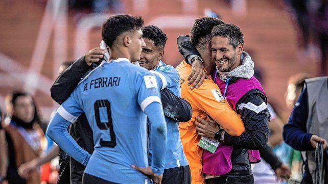 Uruguay alcanzó una agónica clasificación al vencer sobre la hora a Túnez.