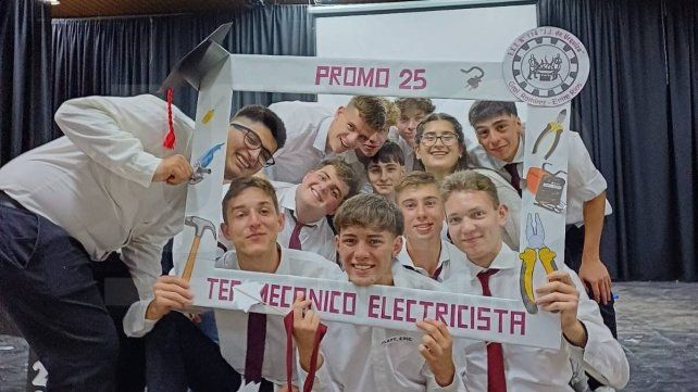 En una promoción de 15 alumnos