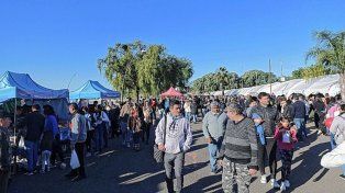 Turistas y vecinos disfrutan de los atractivos de Paraná