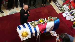 Lucía Topolansky y el presidente Yamandú Orsi, encabezan el segundo día de capilla ardiente. Lula se despide de su amigo