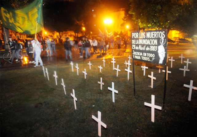 A 13 años de la inundación de 2003, los santafesinos siguen pidiendo justicia
