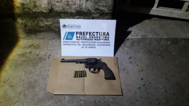 Un revólver 38, con balas y en perfectas condiciones, sin dueño aparente