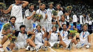 Mítico equipo, histórica hazaña. La Generación Dorada de básquet puso a la Argentina en lo más alto del podio en Atenas 2004.