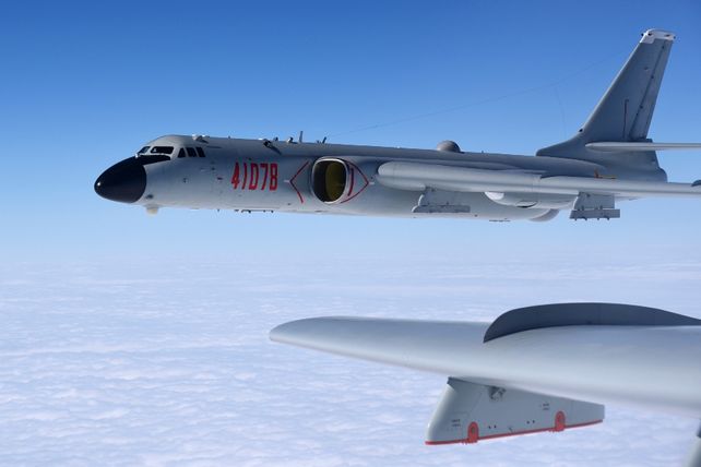 China lanzó un ataque con misiles de precisión en el estrecho de Taiwán