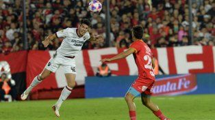 Ortiz fue titular en los dos últimos partidos de Newells y así seguiría por la posible ausencia de Velázquez.