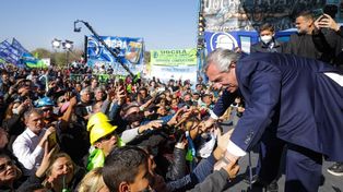 Saludos. El presidente encabezó un acto en Esteban Echeverría.