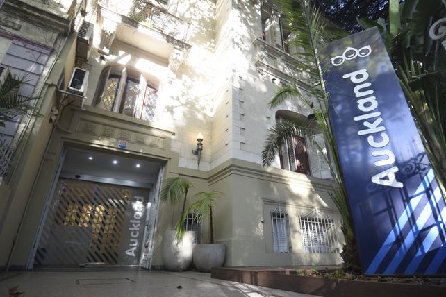 Oficinas de la agencia, en una antigua casona sobre Boulevard Oroño.