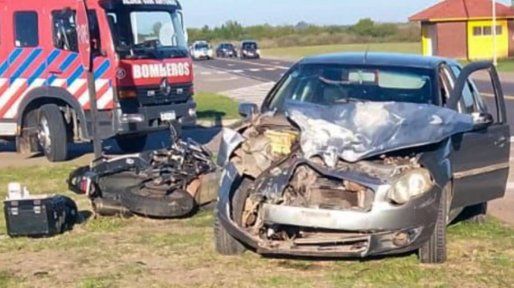 Motociclista falleció al chocar contra un auto en Ruta 20