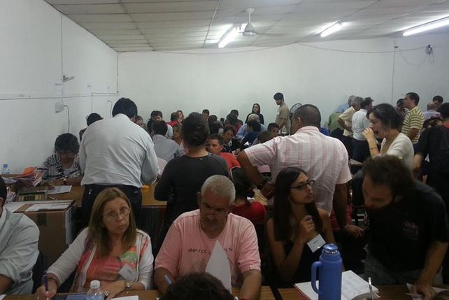 Ya se escrutó más del 45% de las mesas de toda la provincia