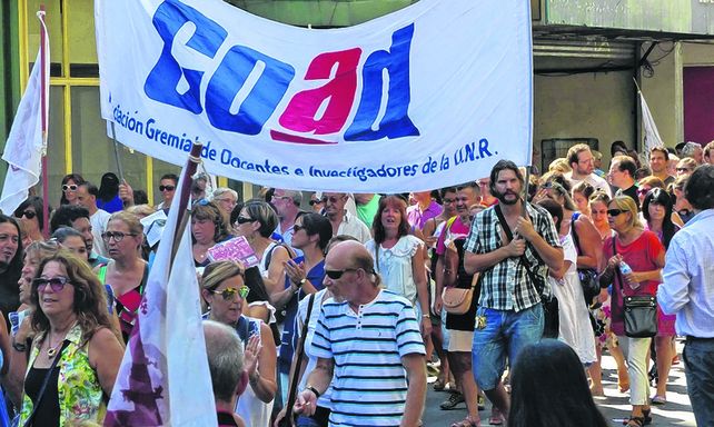 Más de mil docentes de Coad ya se anotaron para viajar.
