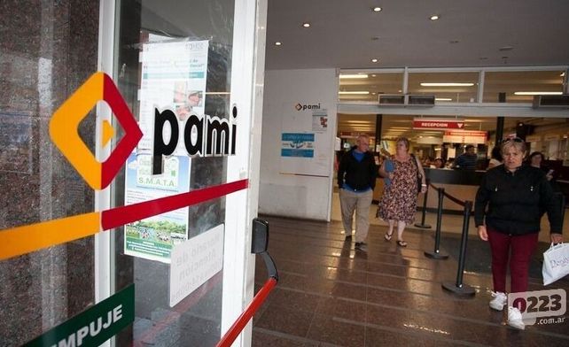 Negocian mejoras salariales para médicos del Pami