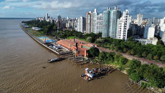Las obras de recuperación de los muelles del parque España avanzan a buen ritmo.