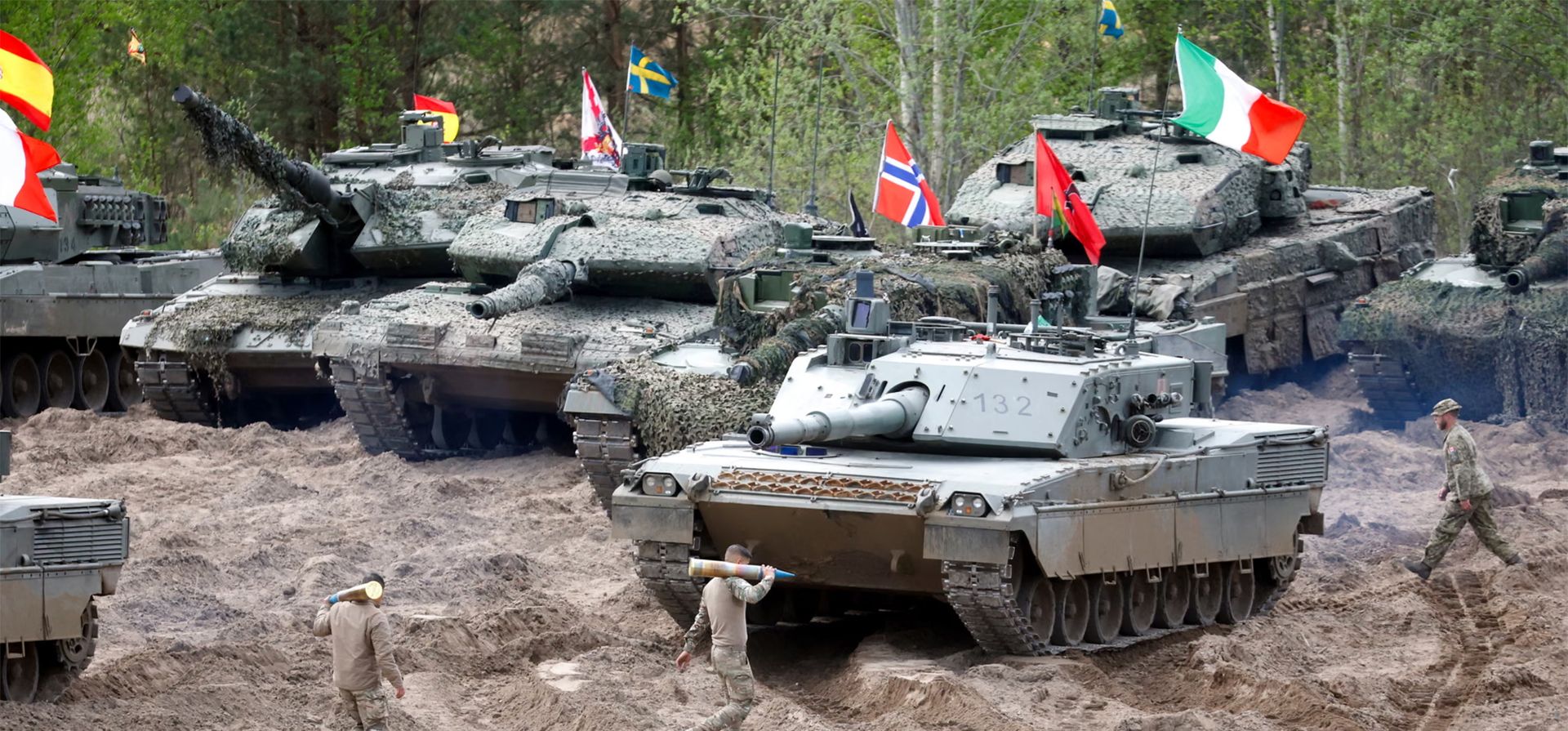 Letonia. Soldados participan en ejercicios de tanques de la OTAN con tripulaciones de Canadá, Francia, Italia, Países Bajos, Noruega, Polonia, España, Suecia y Reino Unido. Fotografía: Toms Kalniš/EPA Letonia. Soldados participan en ejercicios de tanques de la OTAN con tripulaciones de Canadá, Francia, Italia, Países Bajos, Noruega, Polonia, España, Suecia y Reino Unido. Fotografía: Toms Kalniš/EPA