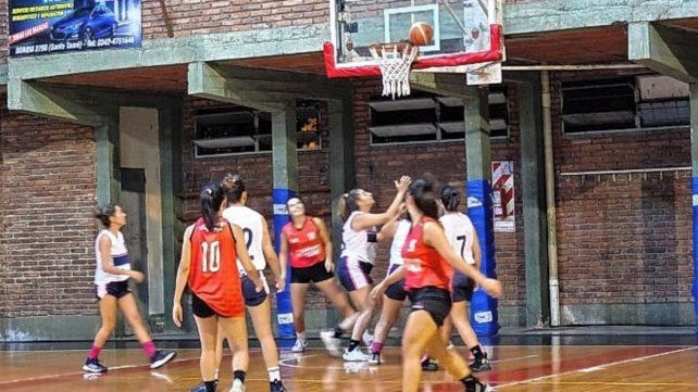 CUST hilvanó su primera victoria del año al superar con amplitud a Gimnasia en el Pay Zumé. CUST hilvanó su primera victoria del año al superar con amplitud a Gimnasia en el Pay Zumé.