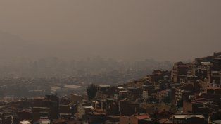 Los incendios dejaron bajo una cortina de humo a todo Bolivia y afectarían a la Argentina en las próximas horas.