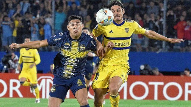 Edinson Cavani marcó el segundo de Boca en Asunción.