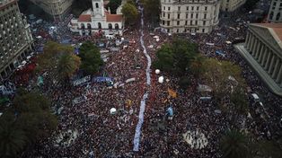Masivo acto en Plaza de Mayo por el Día de la Memoria