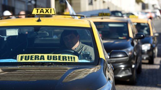 Legalización de Uber: los taxistas piden limitar la cantidad de vehículos de aplicaciones