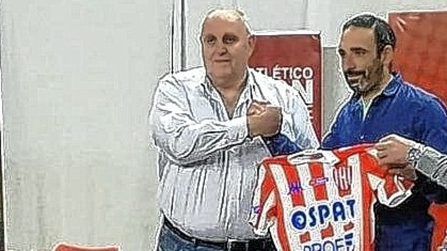 El presidente de Unión Luis Spahn y el DT Juan Manuel Azconzábal deberán acertar en la llegada de los refuerzos.