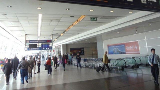 Viruela símica: refuerzan controles en aeropuertos y pasos de fronterizos