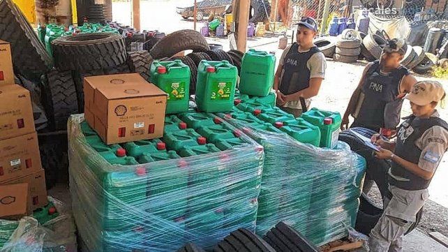 Ocho imputados por contrabando de neumáticos y aceite para motores