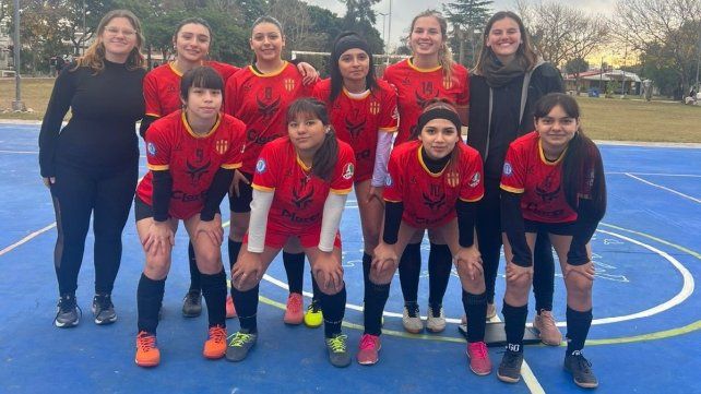 Neuquén recluta a futuras jugadoras de futsal.