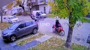Motochorros imparables. Atacan a sus víctimas en banda y circulan armados.&nbsp;