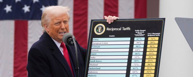 Un fallo suspendió los aranceles de Trump, pero por ahora se mantendrían